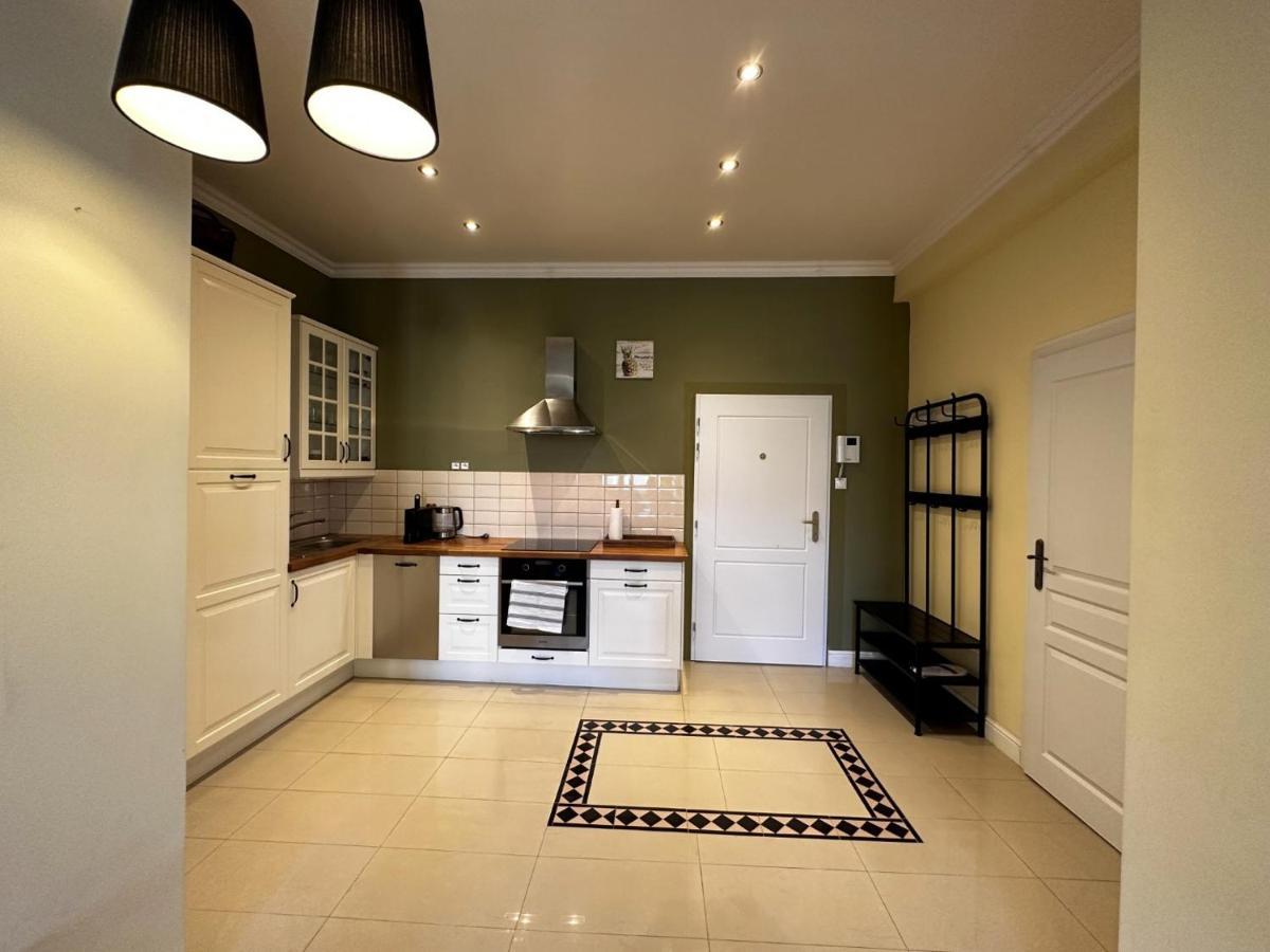 Gorkeho Apartment In City Centre บราติสลาวา ภายนอก รูปภาพ