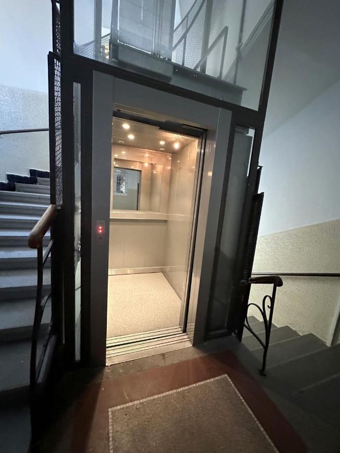 Gorkeho Apartment In City Centre บราติสลาวา ภายนอก รูปภาพ