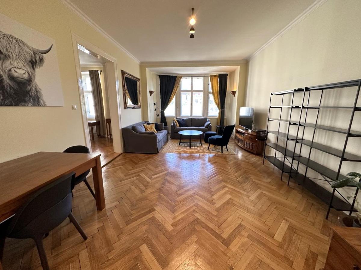 Gorkeho Apartment In City Centre บราติสลาวา ภายนอก รูปภาพ